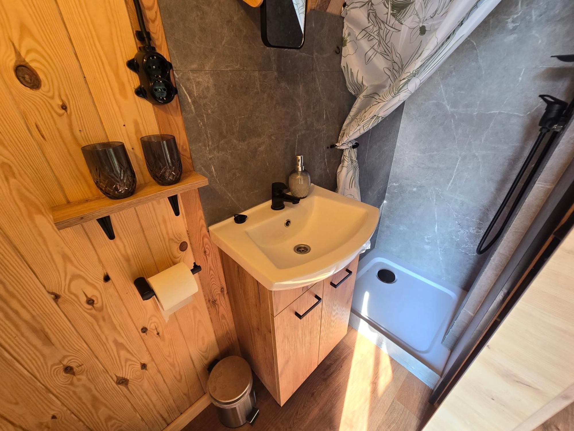 Oaza Swiety Spokoj - Domek Z Balia I Jacuzzi Rzasnik Eksteriør bilde